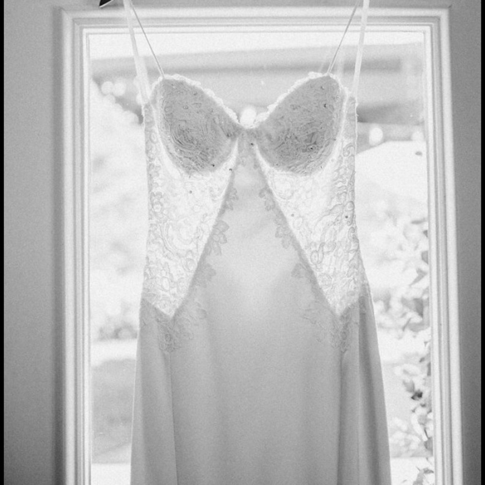 Paloma Blanca Wedding dress